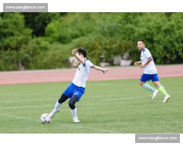 尽享全球足球盛宴 实时掌握精彩赛事动态 尽享全球足球盛宴 实时掌握精彩赛事动态